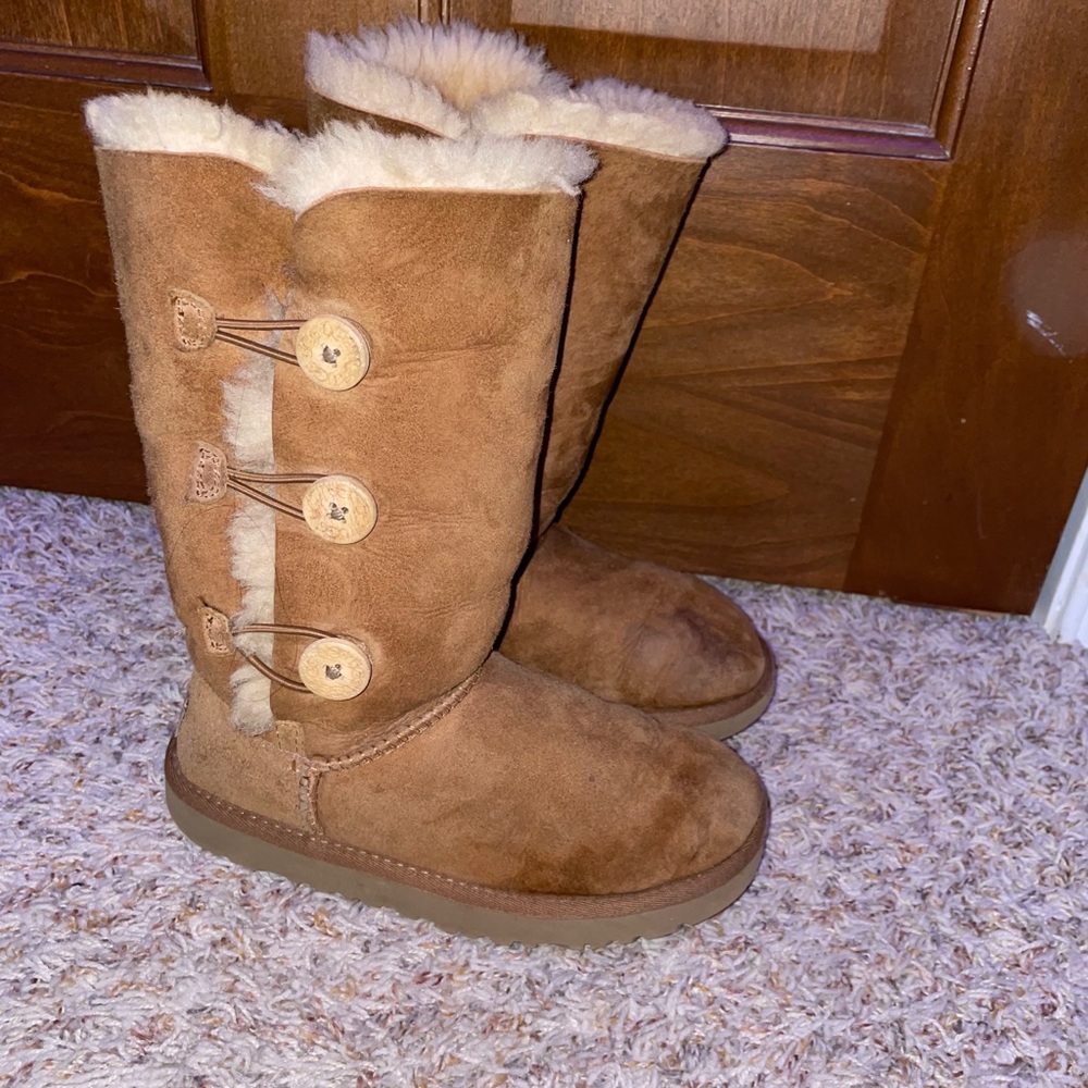 UGGS